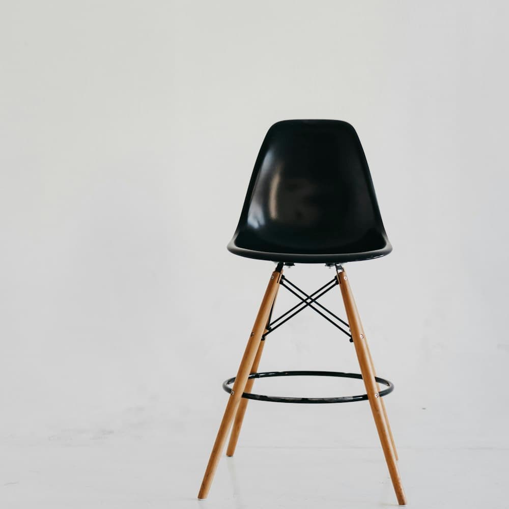 'Noir' bar stool with steel frame