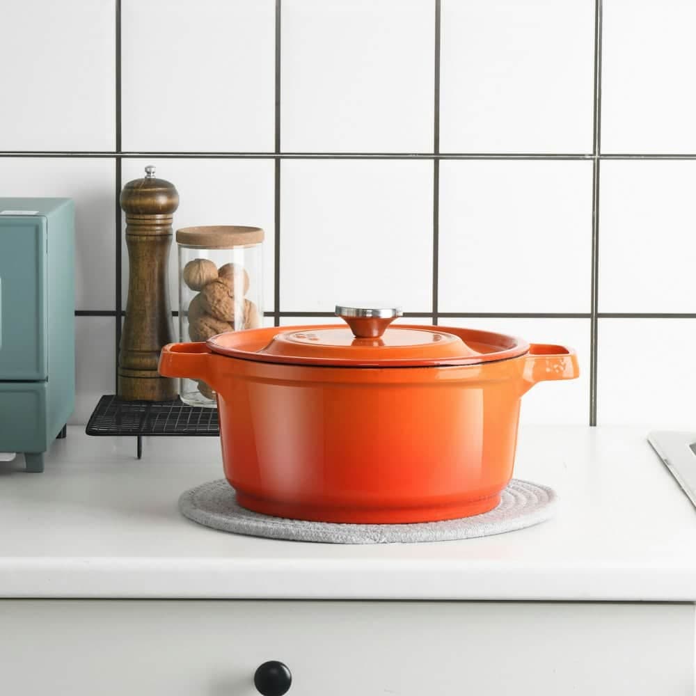 Enamelled cast-iron cocotte 28 cm