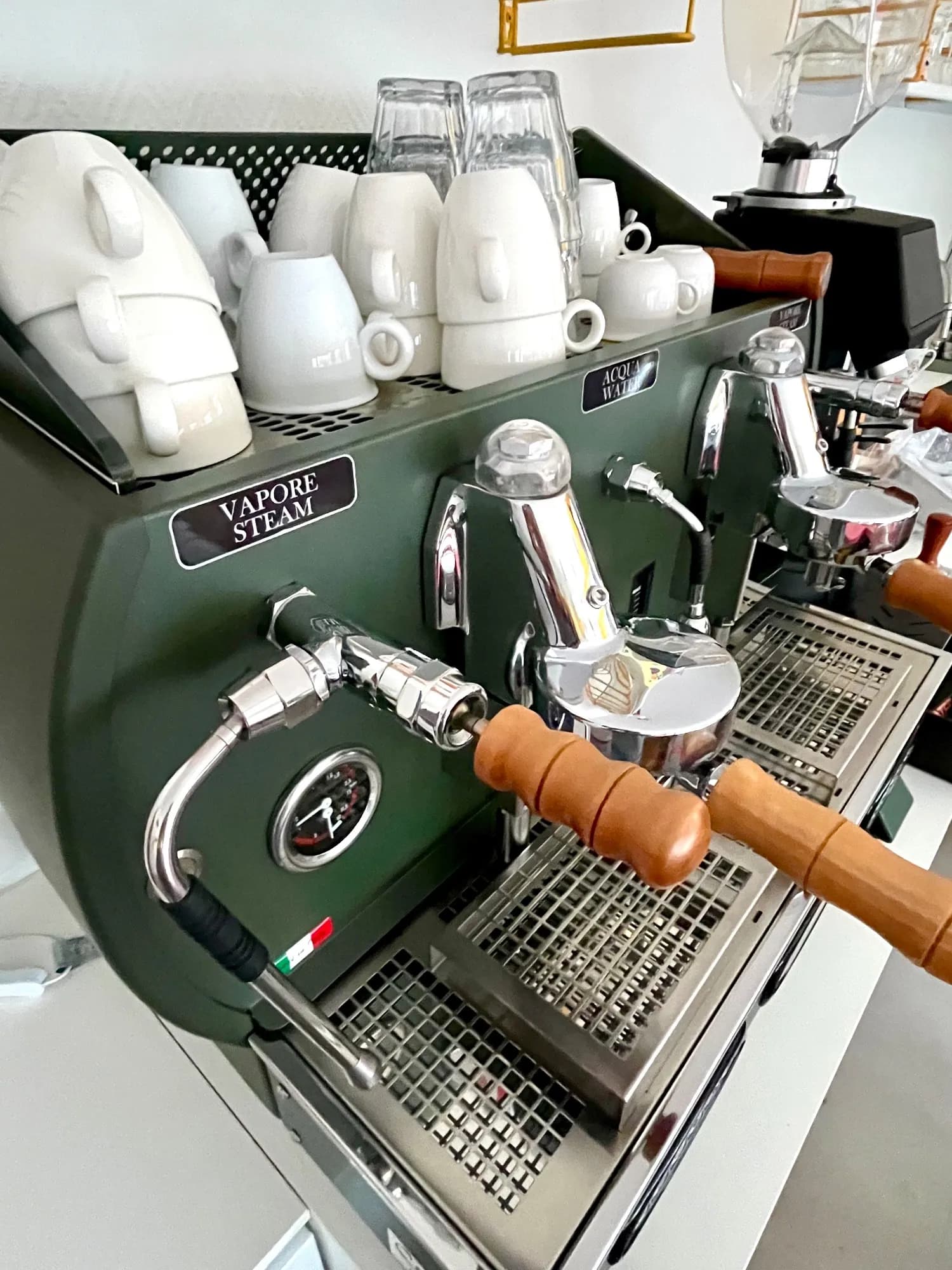 Professionele espressomachine La Nuova Era + Fiorenzato koffiemolen — 3