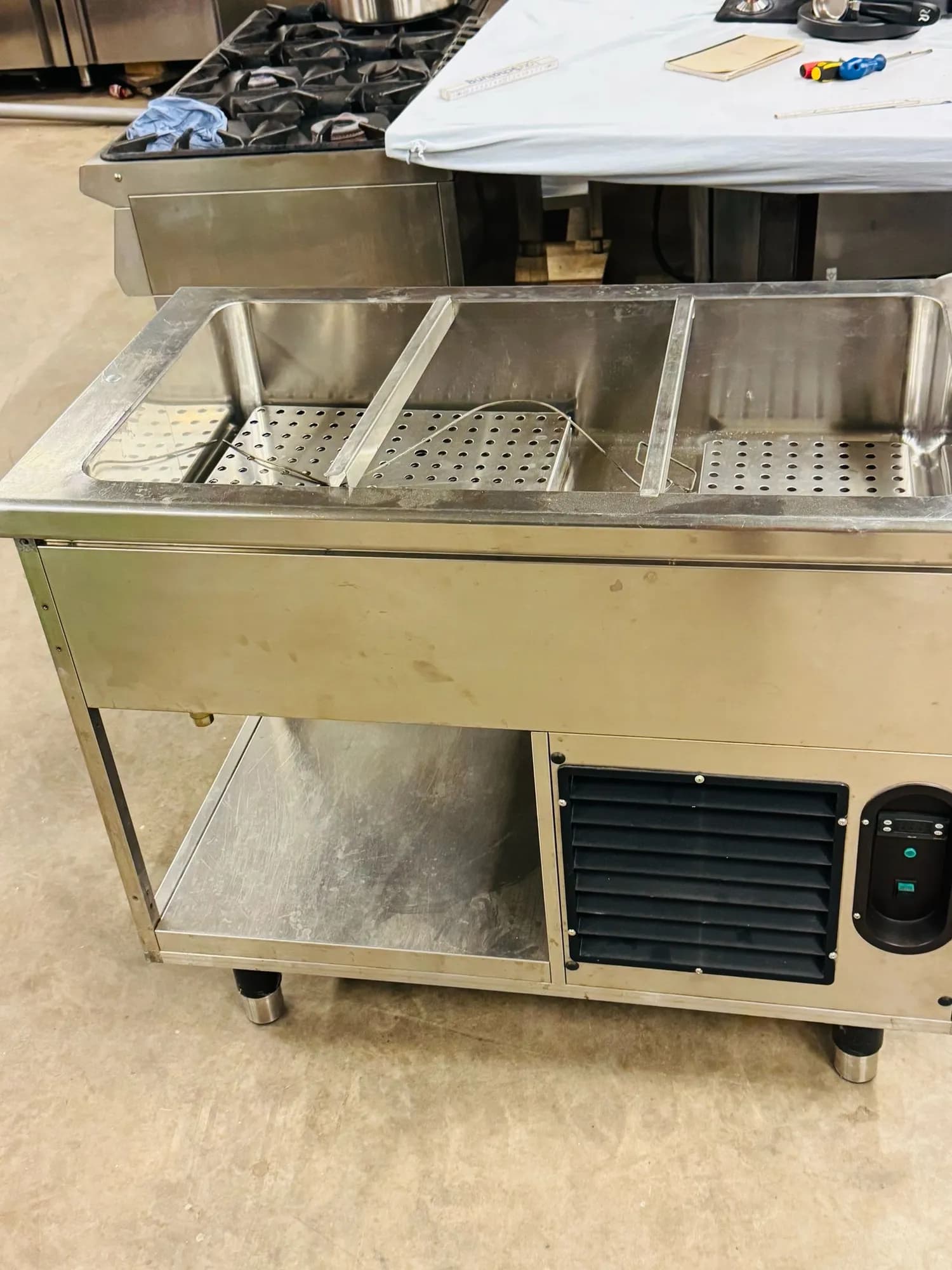 Volledige Professionele Apparatuurset Te Koop – Horeca, Slagerij & Catering — 4